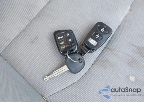 2017 Hyundai Elantra Se z USA, uszkodzony, nr VIN 5NPD84LF6HH017630